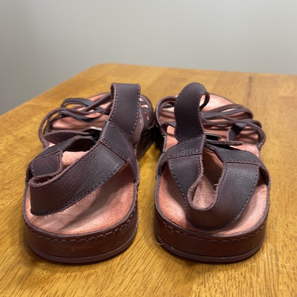 Chaco Leather Java Sandals - Picture 4 of 8